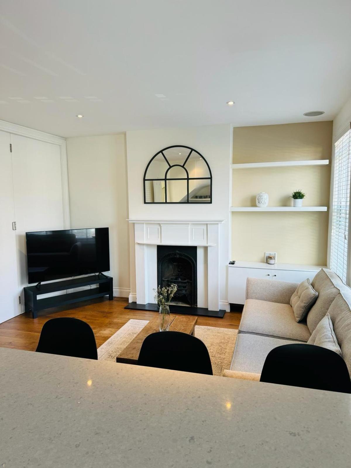 Apartamento Stunning Flat In Chiswick Londres Exterior foto