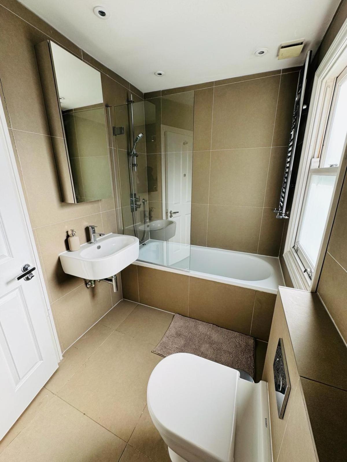 Apartamento Stunning Flat In Chiswick Londres Exterior foto