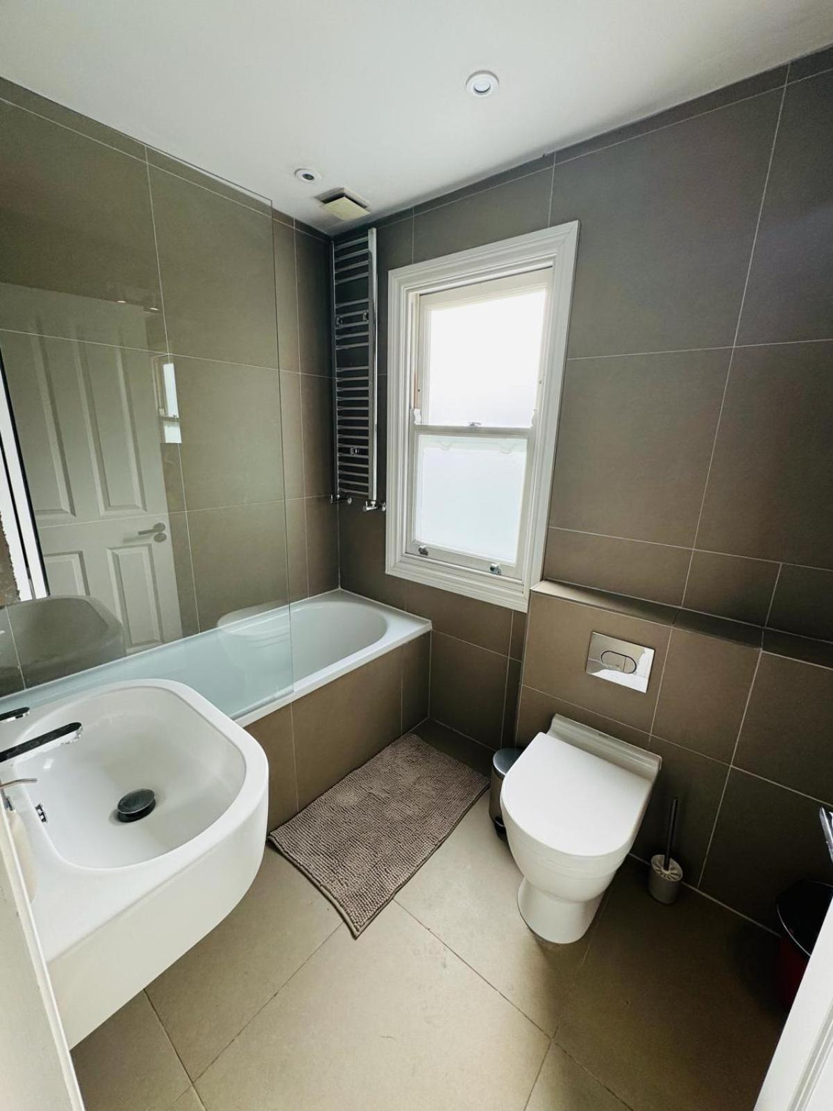 Apartamento Stunning Flat In Chiswick Londres Exterior foto