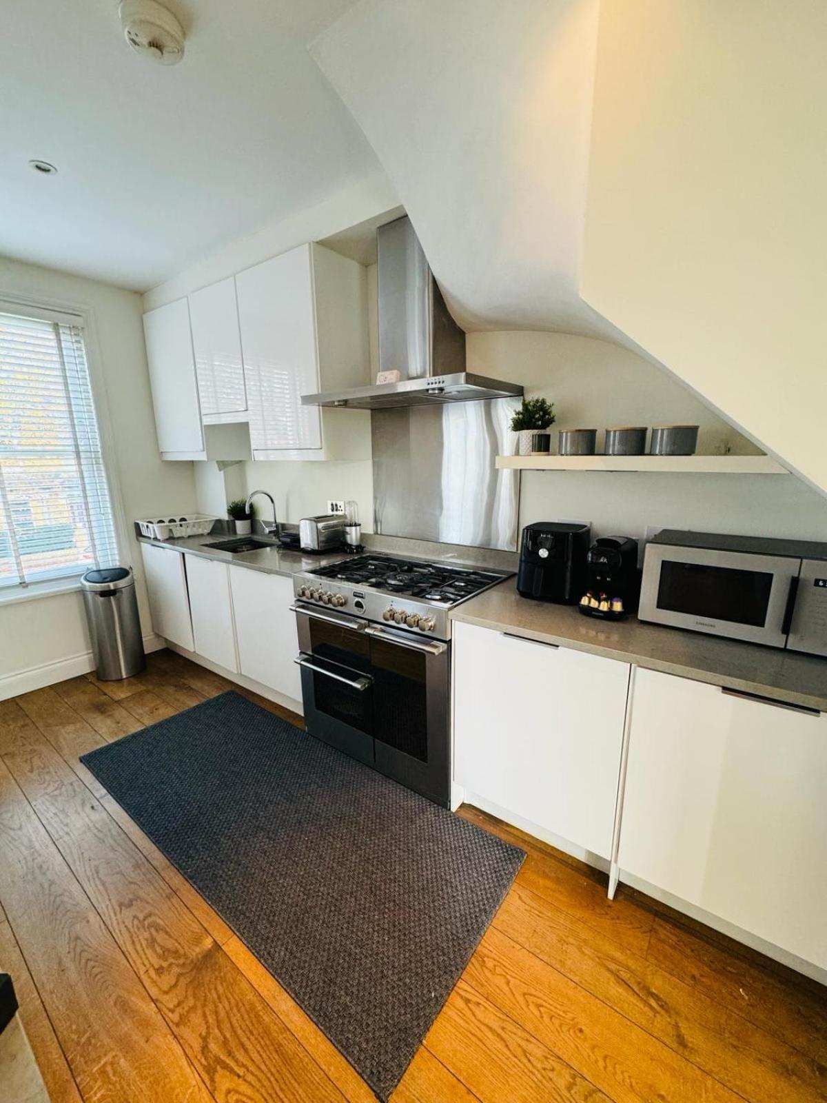 Apartamento Stunning Flat In Chiswick Londres Exterior foto
